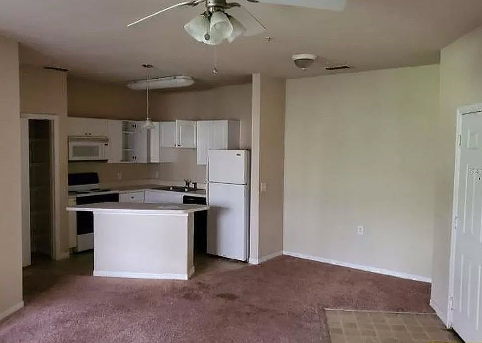 2nd image of 1409 Villa Capri Cir APT 107