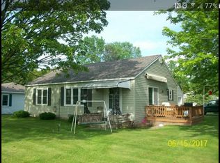 4400 N Shore Dr, Menominee, MI 49858