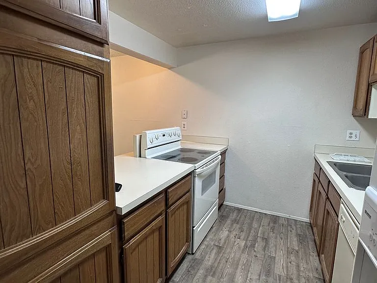 928 Blue Heron Ave NE — Photo 12