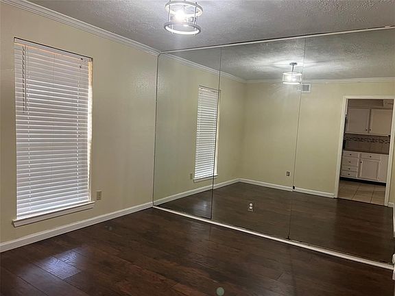 5th image of 9923 Old Towne Ln