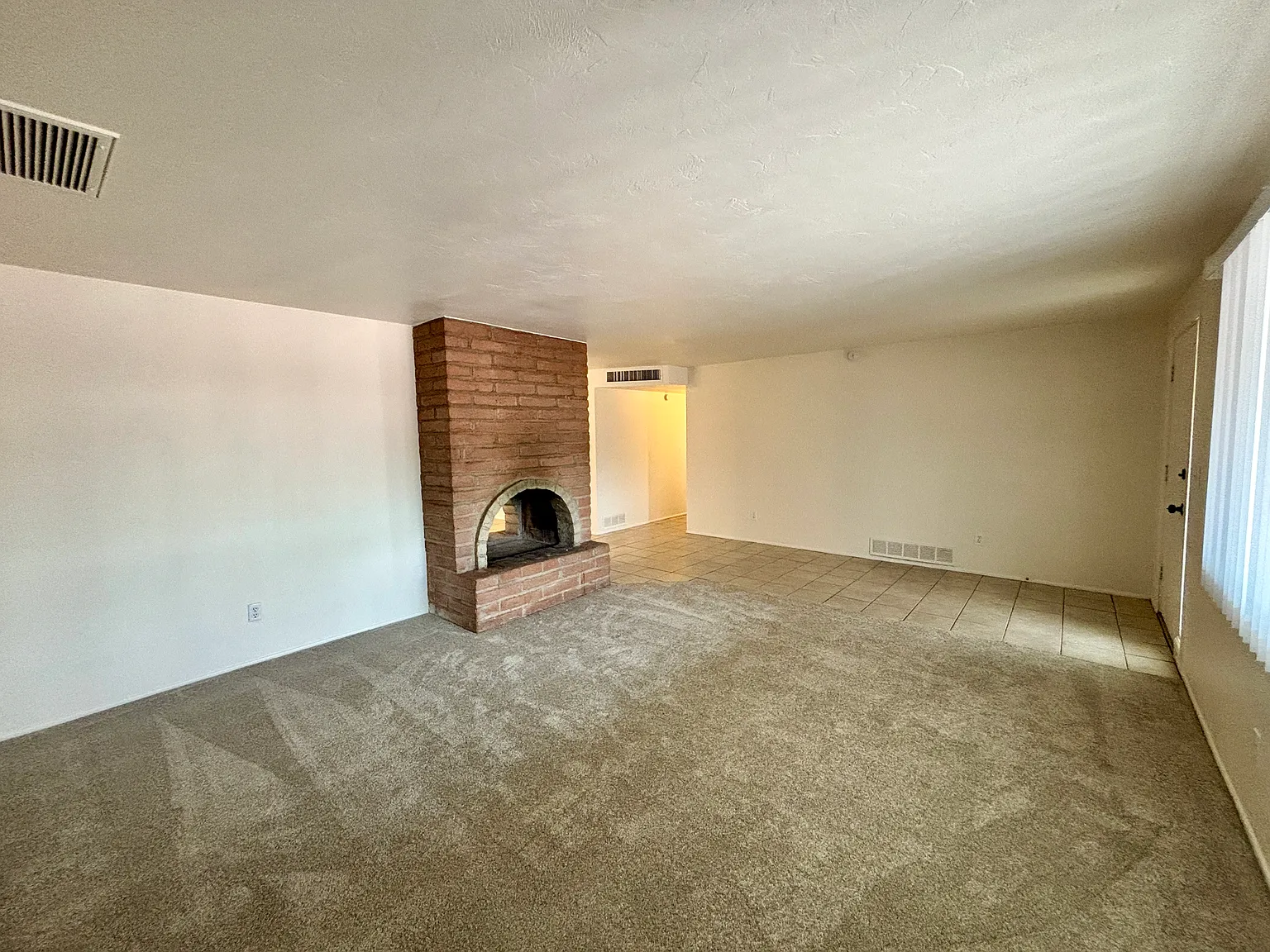 3 bed, 1462 sqft, $1,875 — Photo 3