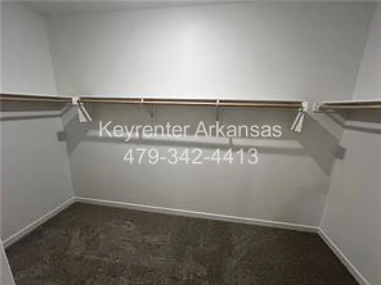 4808 Planetree St — Photo 11