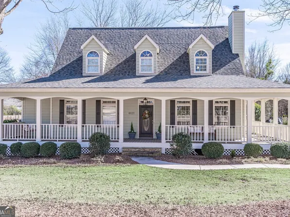 6121 Jamestown Dr, Flowery Branch, GA 30542