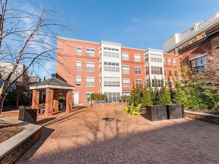 40 Fay St #406 — Photo 14