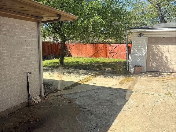4th image of 1915 N Oconnor Rd