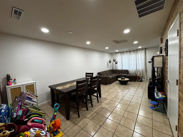 1627 Los Suenos Ave — Photo 3