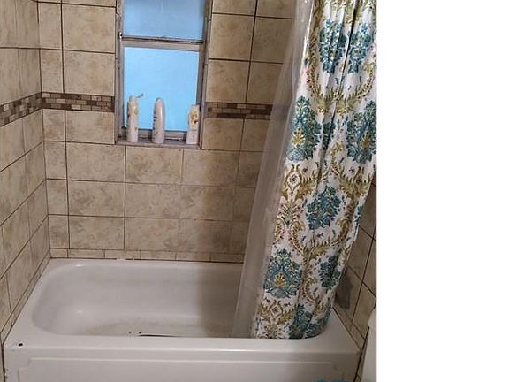 5th image of 14204 N 20th St APT B
