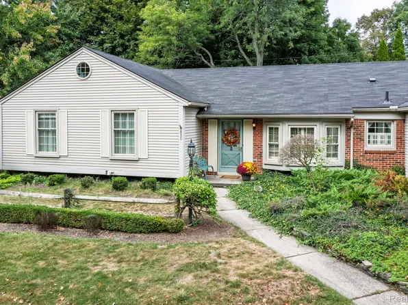 830 Croydon Rd, Rochester Hills, MI 48309