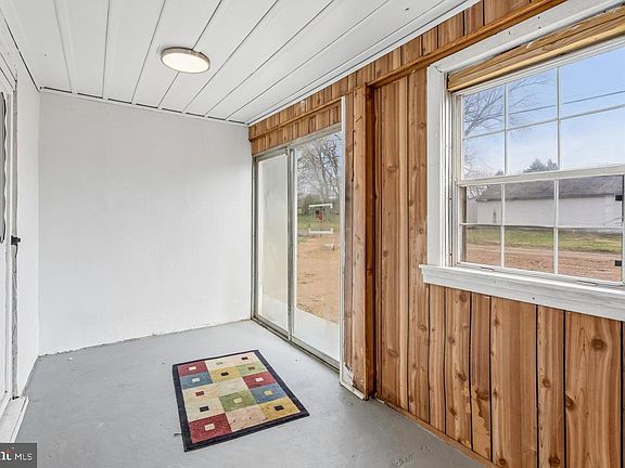 2nd image of 635 Elroy Rd