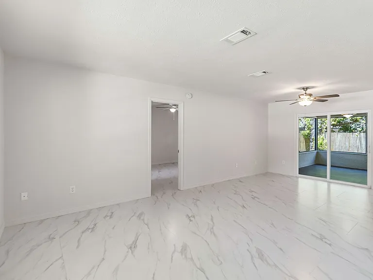 1534 Frances St — Photo 9