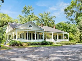 551 John R Junkin Dr, Natchez, MS 39120