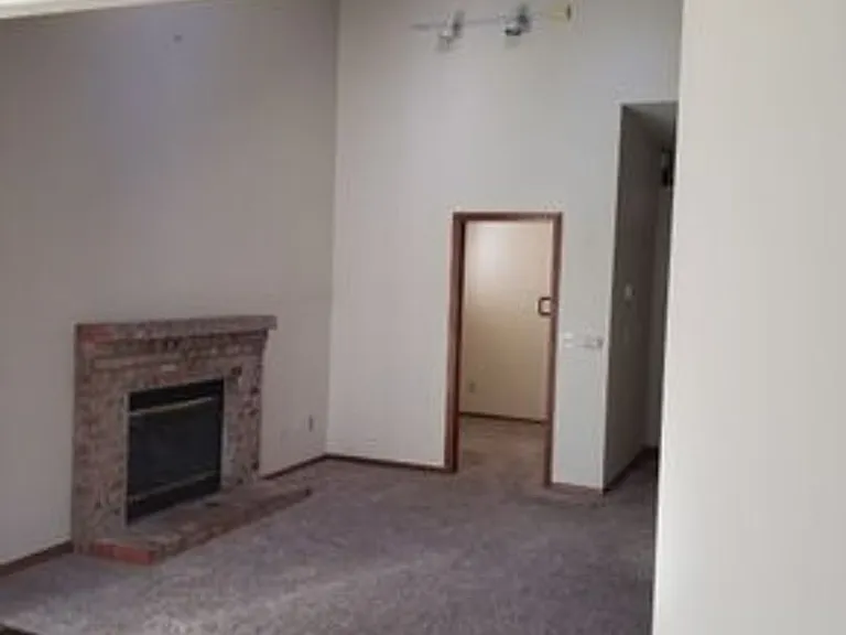 11825 NW Vaughan Ct — Photo 8
