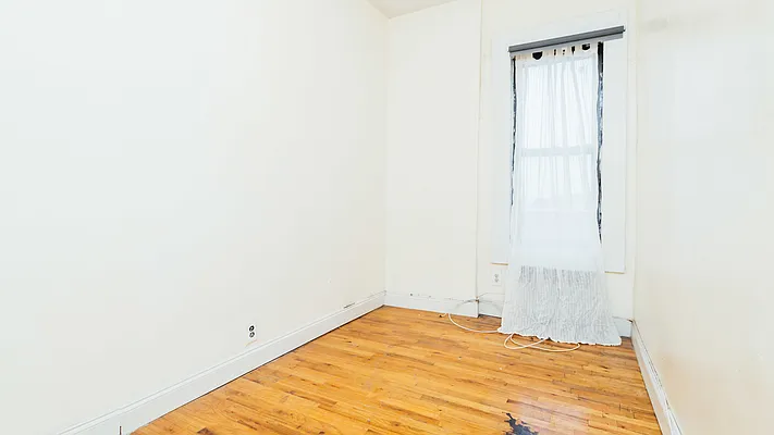 Rented by Nooklyn NYC LLC | media 9