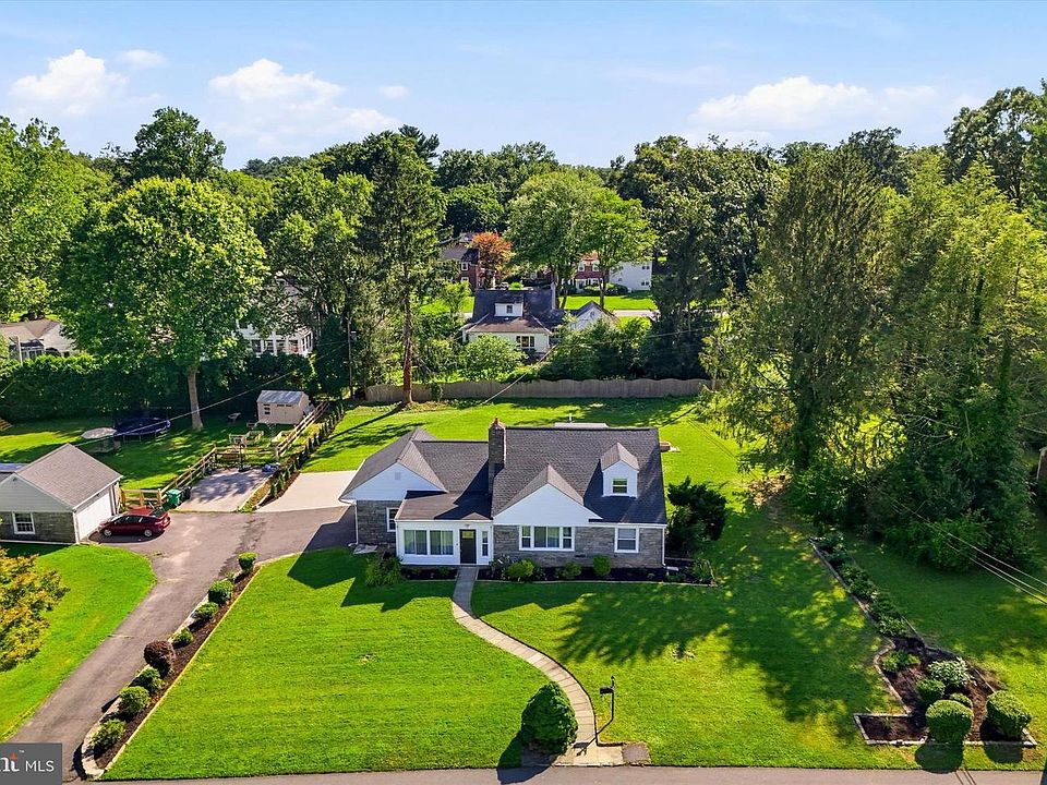 1st image of 411 Osborne Ln