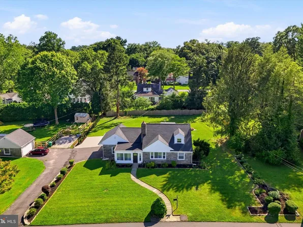411 Osborne Ln, Wallingford, PA 19086