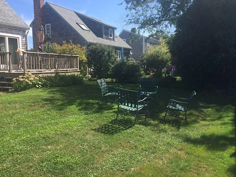 56 Wood Ave — Photo 4