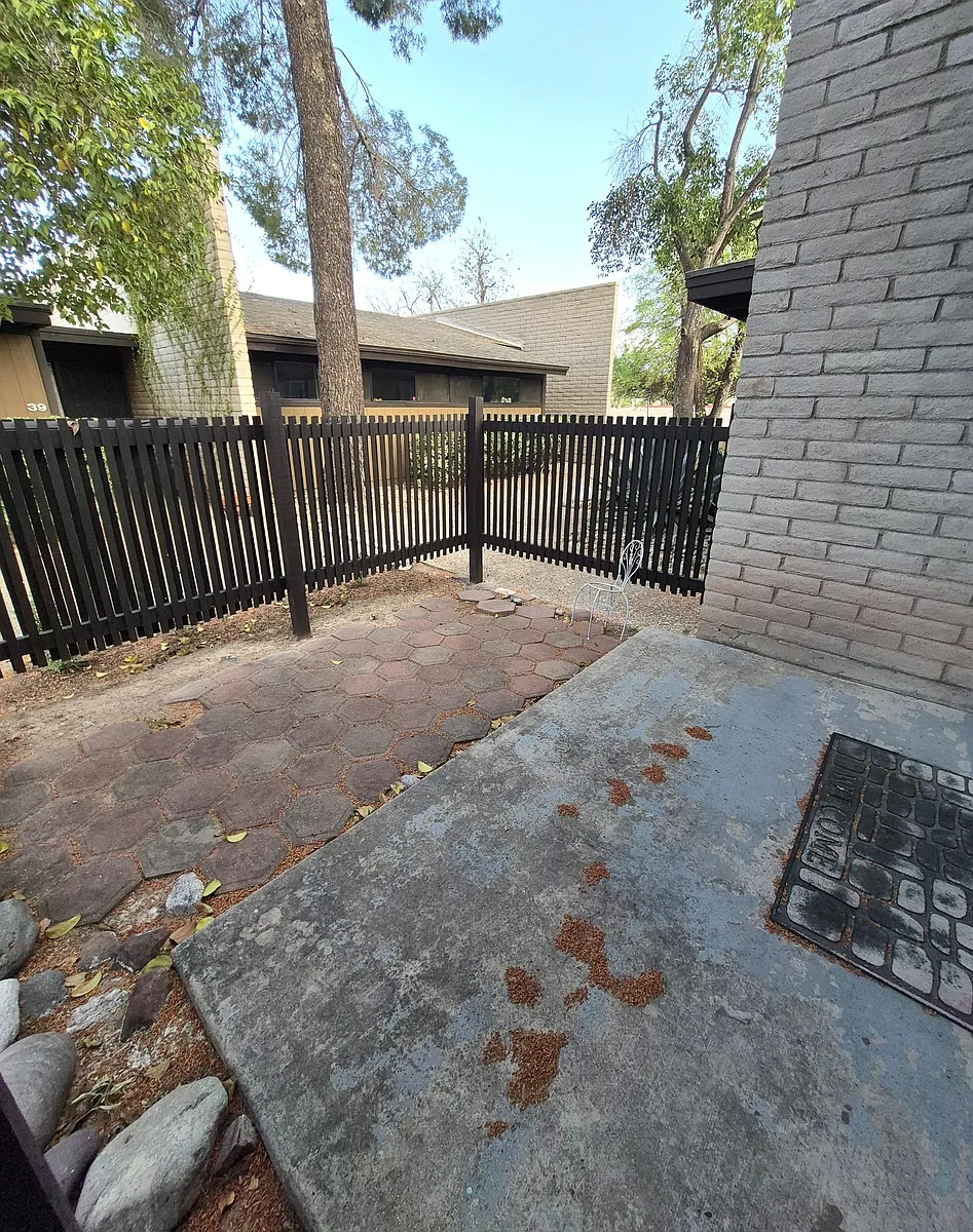 Building Photo - 5701 E Glenn St #43