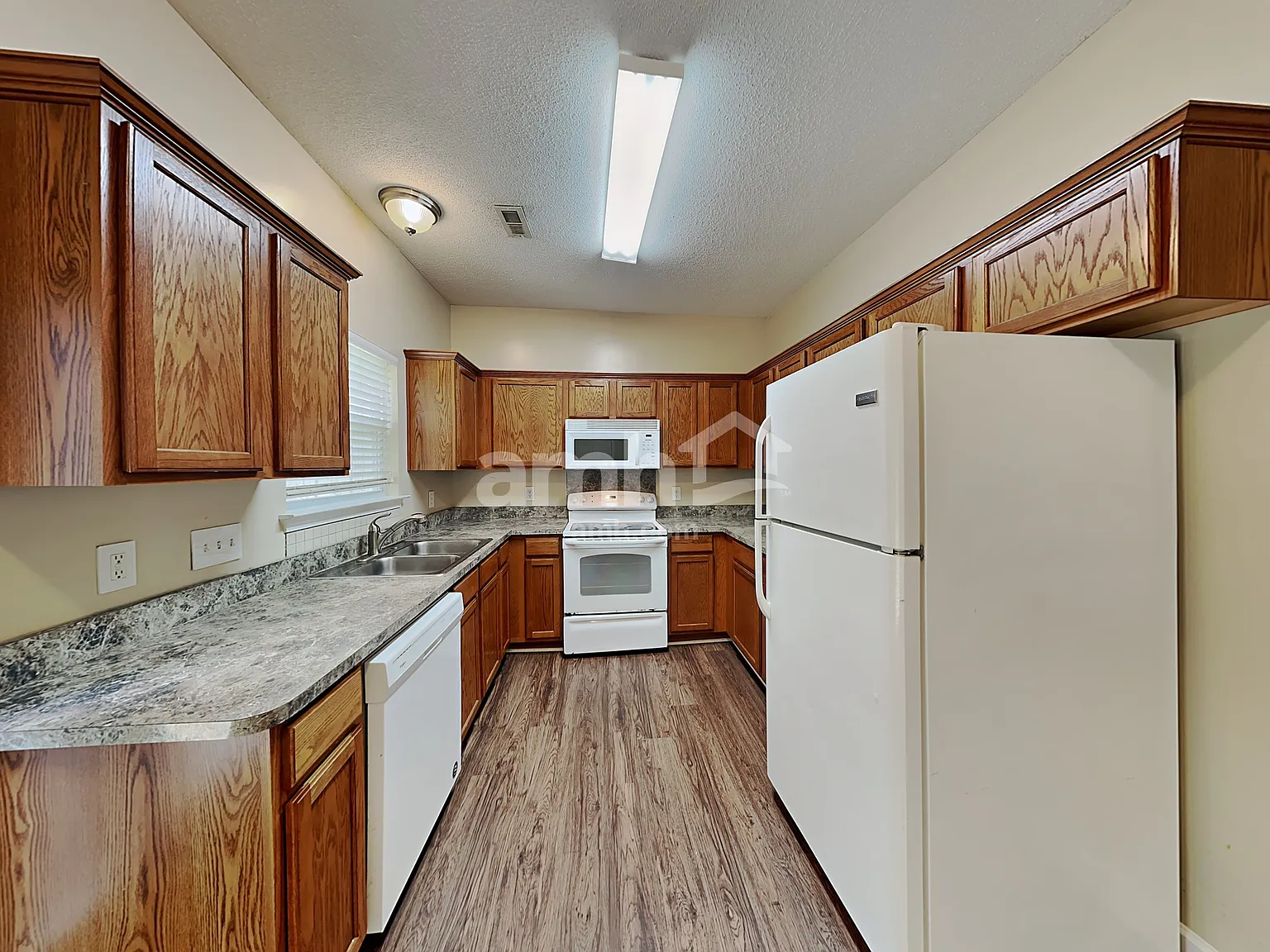 3 bed, 2.5 bath, 1326 sqft, $1,890 — Photo 4