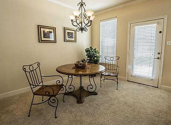 5th image of 610 Rosemead Dr