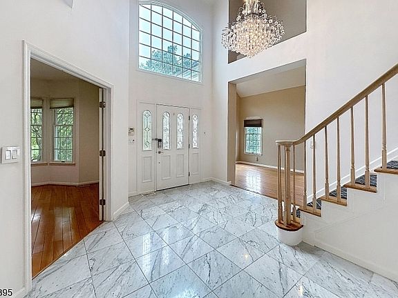 3rd image of 33 Rose Ln