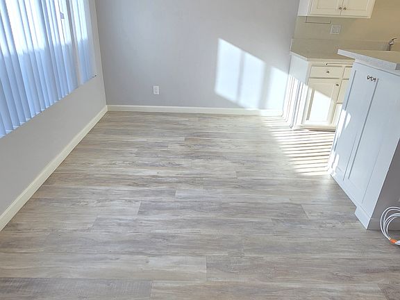 4th image of 3012 S Veteran Ave #8
