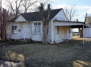 319 W Illinois Ave, Chickasha, OK 73018