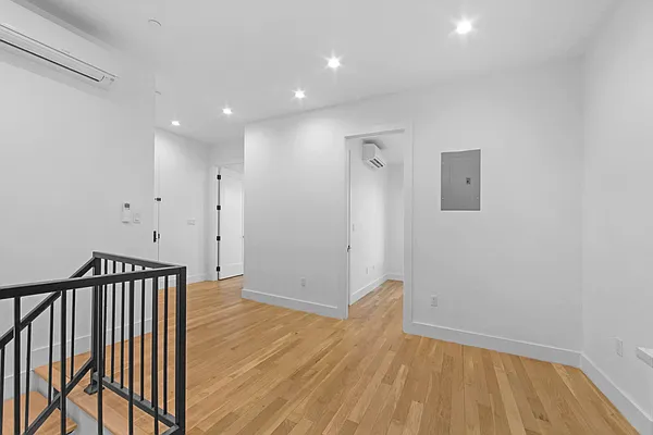 Rented by TorsX Inc | media 3