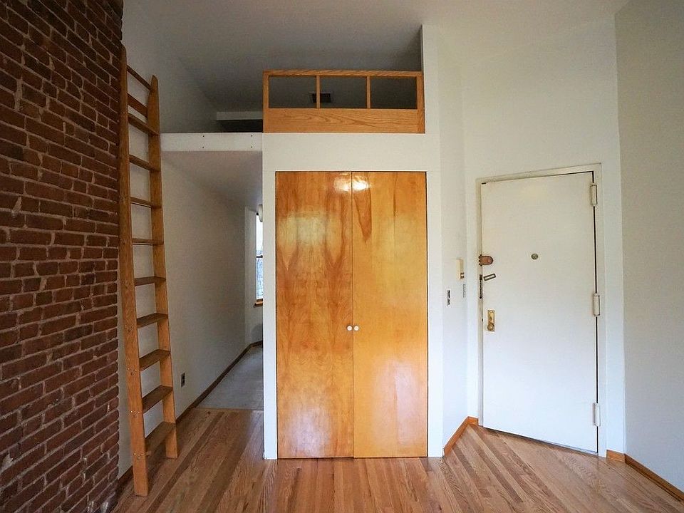 2nd image of 323 E 89th St APT 5A
