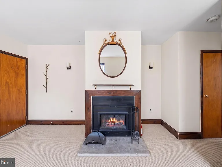 507 Catharine St #2 — Photo 4