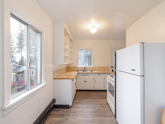5th image of 3327 E 17th Ave