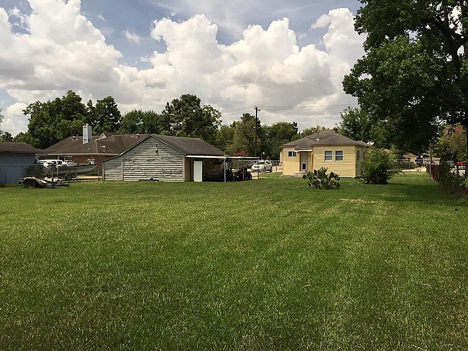 1st image of 2712 Primrose Dr