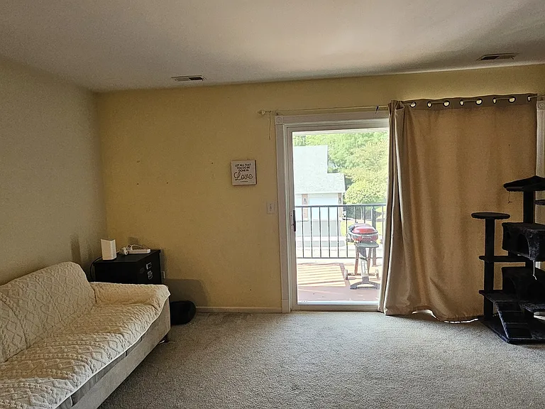 893 Golf Course Rd #8 — Photo 4