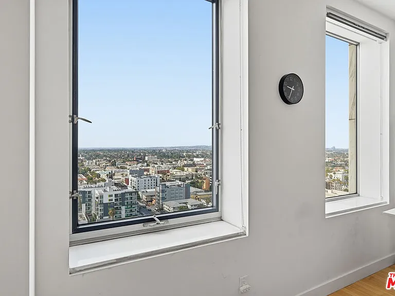 3810 Wilshire Blvd #1609 — Photo 6