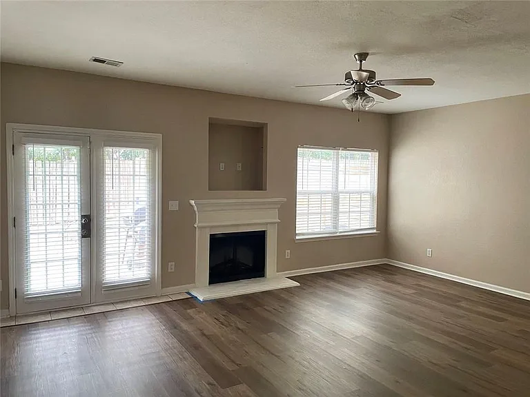 5092 Windsor Forrest Ln — Photo 6
