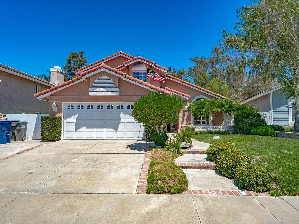 22441 Cardiff Dr