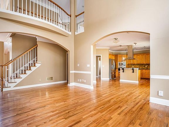 4th image of 2540 Lynshire Ln
