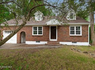 1025 Peter Rd, Schenectady, NY 12303