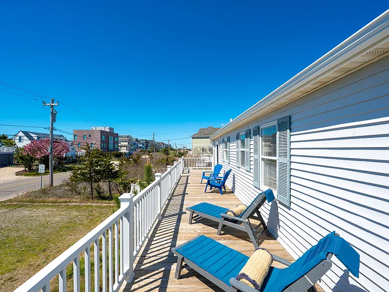 898 Dune Rd — Photo 21