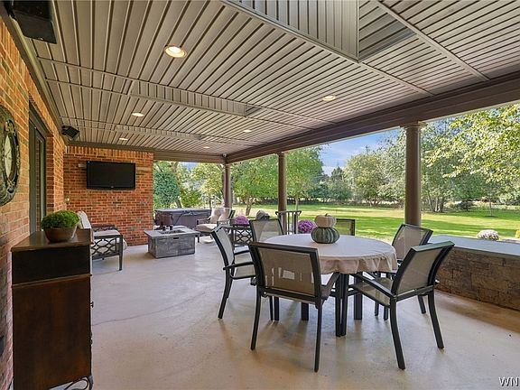 3rd image of 180 Troy Del Way