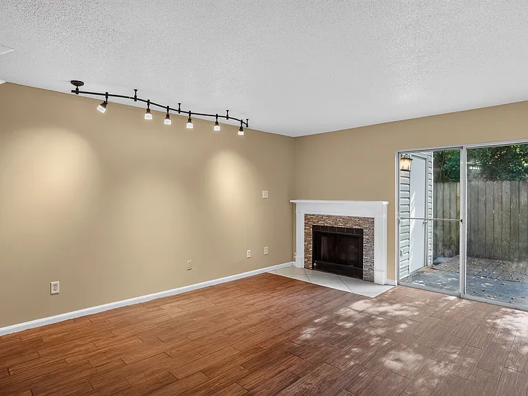 6701 Dickens Ferry Rd #68 — Photo 4