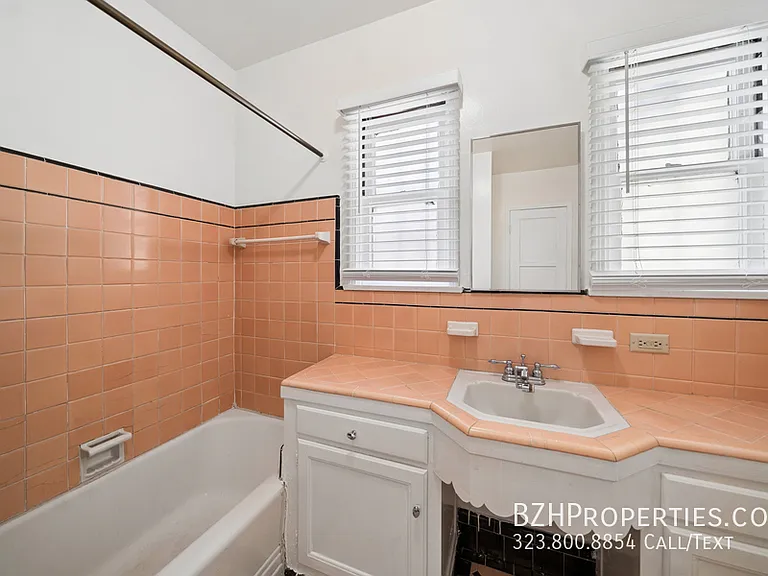 1402 1/2 N Mansfield Ave #1402-1/2 — Photo 15