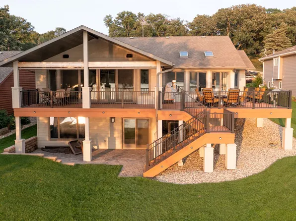 16873 256th Ave, Spirit Lake, IA 51360