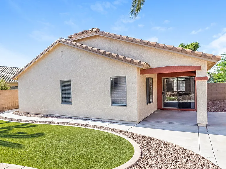 3834 E Longhorn Dr — Photo 16