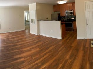 5702 Woodlawn Green Cir APT B, Alexandria, VA 22309