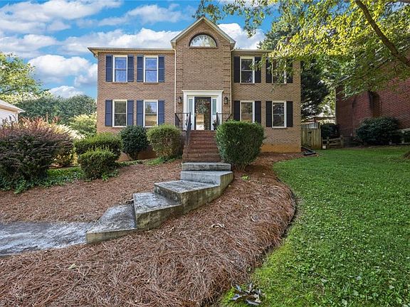 2nd image of 80 Shadylawn Dr