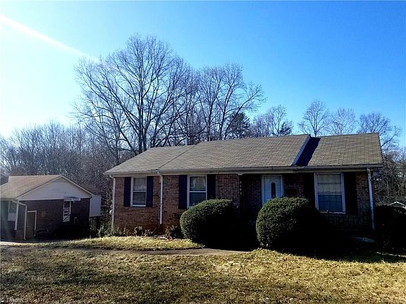 3rd image of 3792 Barkwood Dr
