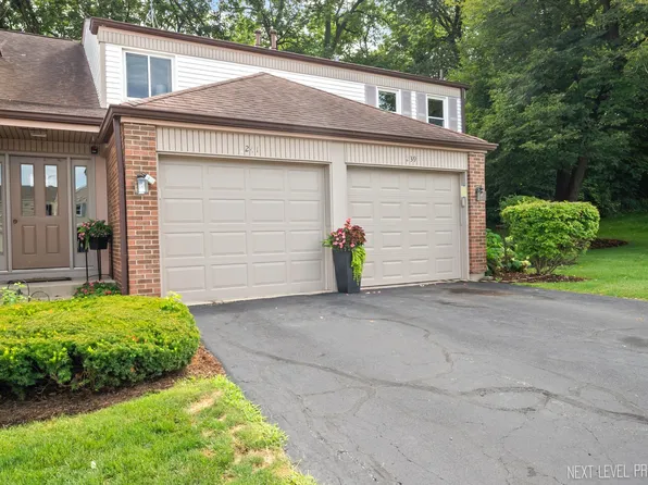 241 Auburn Ct #241, Saint Charles, IL 60174