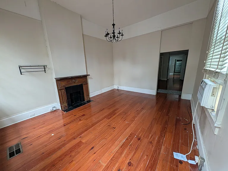 718 Congress St — Photo 2