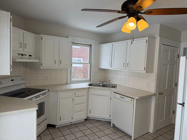 443 S Union Ave — Photo 19
