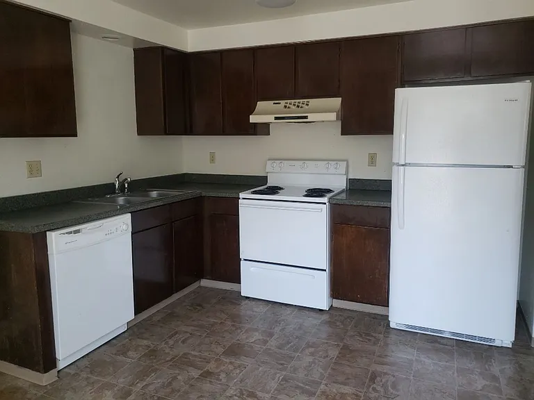 330 Independence Cir — Photo 3